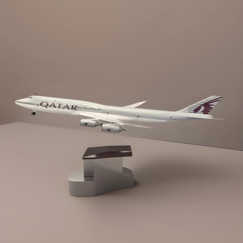 Home Decor Qatar - B747 飛行機モデル 1:130 スケール航空機カタールダイキャスト樹脂航空機コレクション LED ライトディスプレイ家の装飾