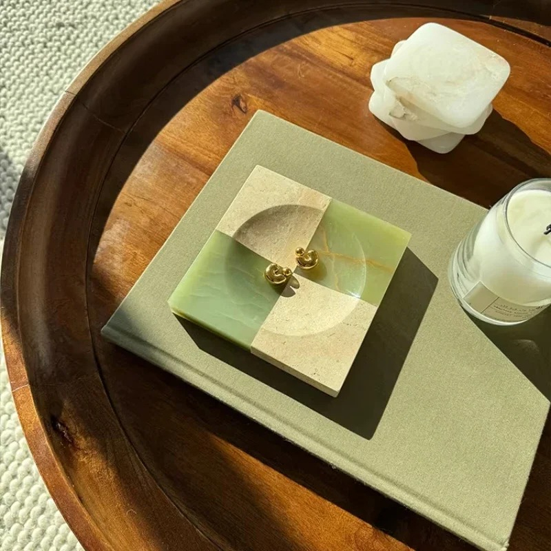 翡翠グリーンオニキスモザイクジュエリートレイベルベット裏地付 - Vanity Home Decor のレビューと価格