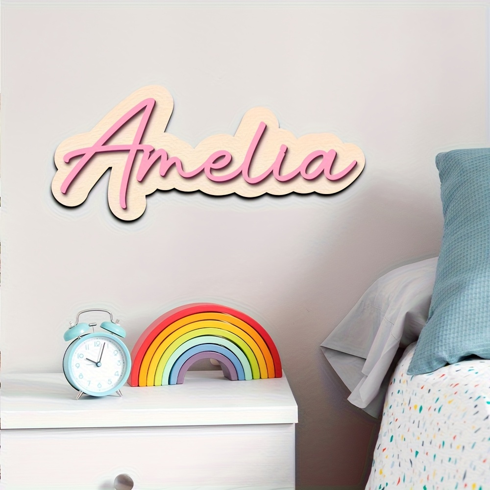 パーソナライズされた二重層木製ネームプレート - ピンクの文 - Home Decor Names のレビューと価格